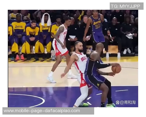 狄龙精彩表现逼退布朗尼詹姆斯替补席无奈比拇指下滑